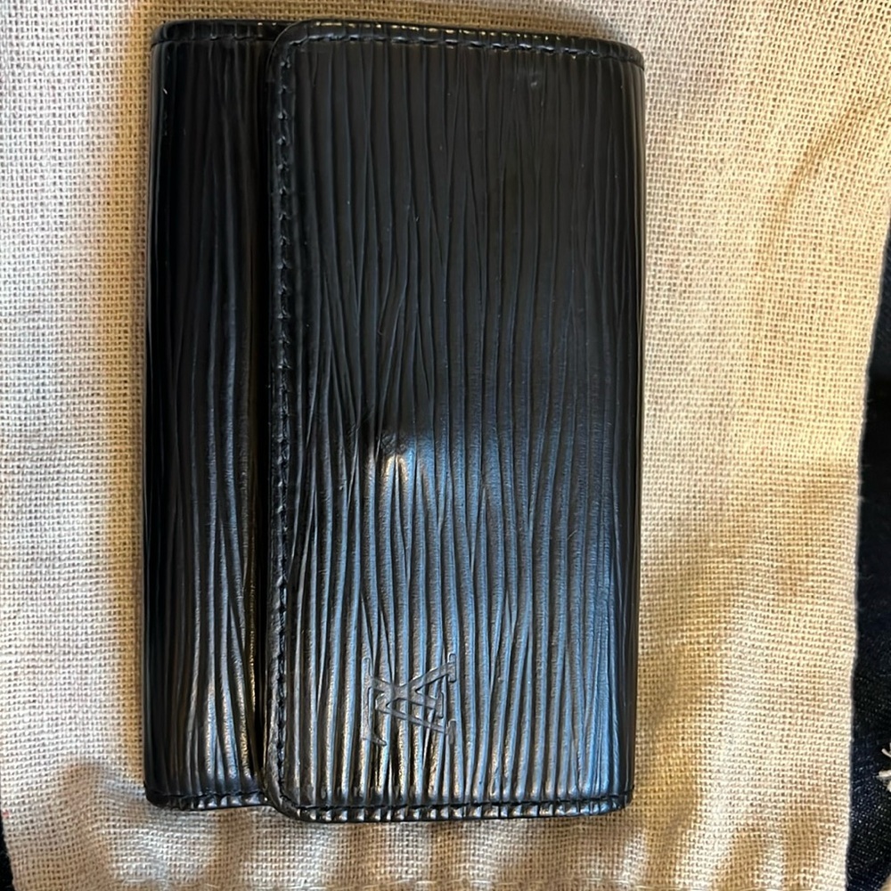Louis Vuitton Epi Key Case - Picture 2 of 7